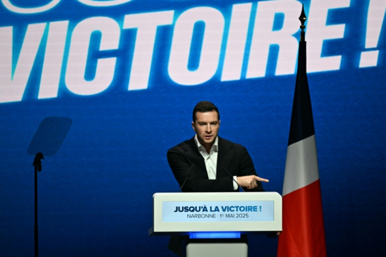Le président du Rassemblement national (RN) et député européen Jordan Bardella à Narbonne, le 1er mai 2025 dans l'Aude ( AFP / Lionel BONAVENTURE )