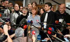 Gisèle Pelicot s'adresse à la presse le 19 décembre 2024 à Avignon après que la cour d'assises a rendu son verdict dans le procès des viols de Mazan  ( AFP / Miguel MEDINA )