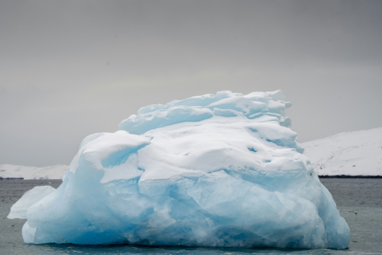 Un bloc de glace au large de Nuuk, le 14 mars 2025 au Groenland ( Ritzau Scanpix / Mads Claus Rasmussen )