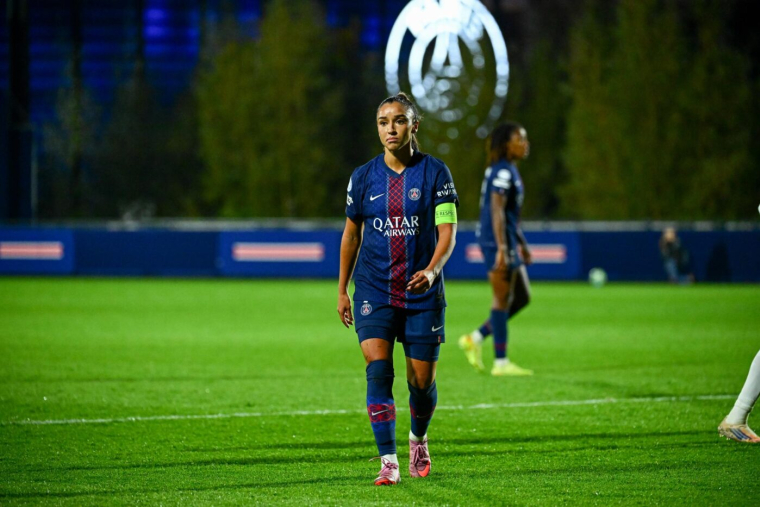 Sakina Karchaoui inaugure un city stade chez elle à Miramas