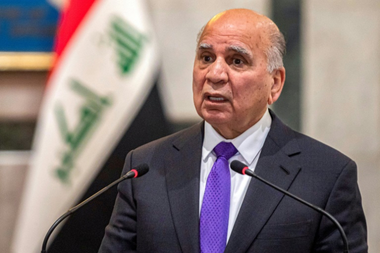 Le ministre irakien des Affaires étrangères, Fouad Hussein, donne une conférence de presse à Bagdad, le 26 janvier 2025 ( AFP / Murtadha RIDHA )