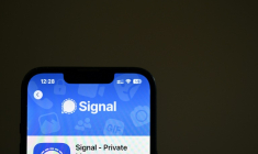 Berlin a attribué samedi à la Russie les attaques répétées de la messagerie Signal, après que plusieurs responsables politiques allemands, mais aussi des diplomates, militaires et journalistes ont vu leurs communications piratées depuis février ( AFP / Justin TALLIS )