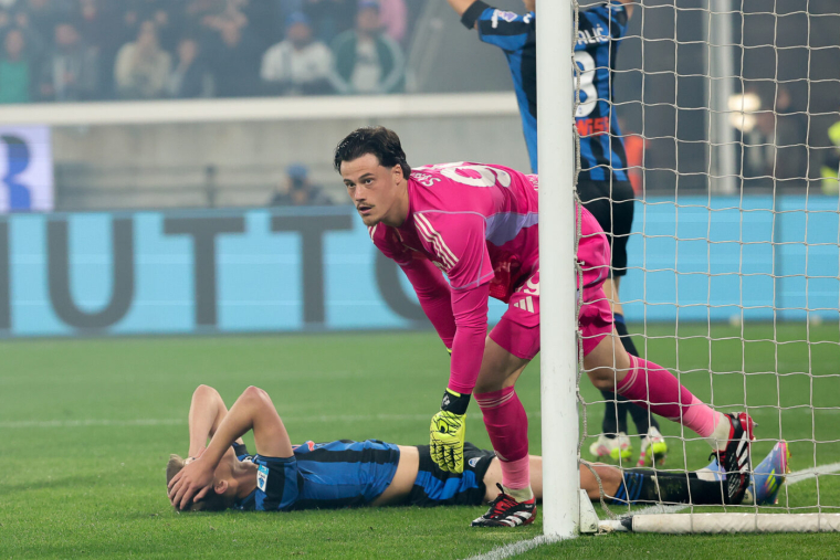 Un supporter de l'Atalanta marque un but en plein match et chambre Mile Svilar