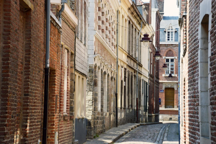 Intimité, bruit, luminosité, sécurité : le rez-de-chaussée a des inconvénients à prendre en compte. (illustration) (VIVIANE6276 / Pixabay)