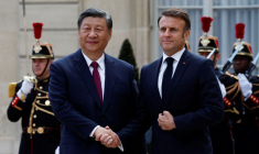 Emmanuel Macron a accueilli lundi à l'Elysée le président chinois Xi Jinping, en visite d'Etat en France
