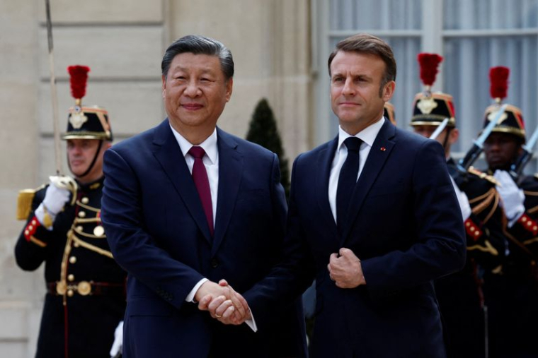 Emmanuel Macron a accueilli lundi à l'Elysée le président chinois Xi Jinping, en visite d'Etat en France