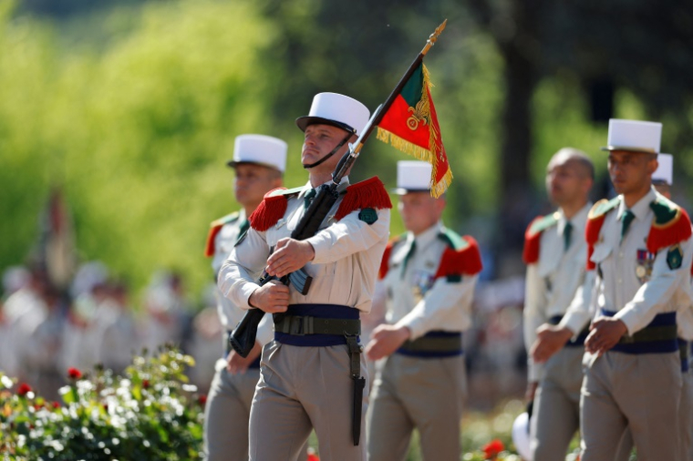 Des soldats de la Légion étrangère défilent lors d'une cérémonie militaire commémorant la bataille de Camerone de 1863, à Aubagne, le 30 avril 2025 dans les Bouches-du-Rhône ( POOL / Manon Cruz )