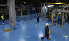 Des employés de la centrale nucléaire d'Almaraz, en Espagne, le 23 avril 2026  ( AFP / OSCAR DEL POZO )