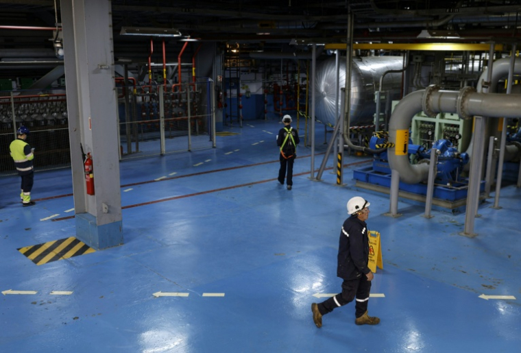 Des employés de la centrale nucléaire d'Almaraz, en Espagne, le 23 avril 2026  ( AFP / OSCAR DEL POZO )