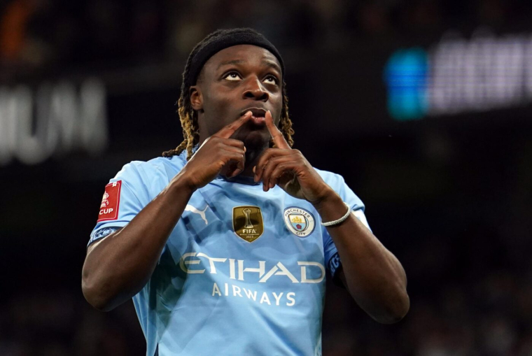 Manchester City passe 8 buts à Salford