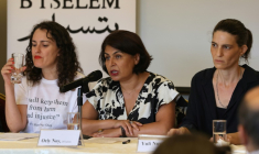 Conférence de presse, le 28 juillet 2025 à Jérusalem, de deux organisations israéliennes de défense des droits humains, B'Tselem et Physicians for Human Rights, qui affirment qu'Israël commet un "génocide" dans la bande de Gaza ( AFP / Ahmad GHARABLI )