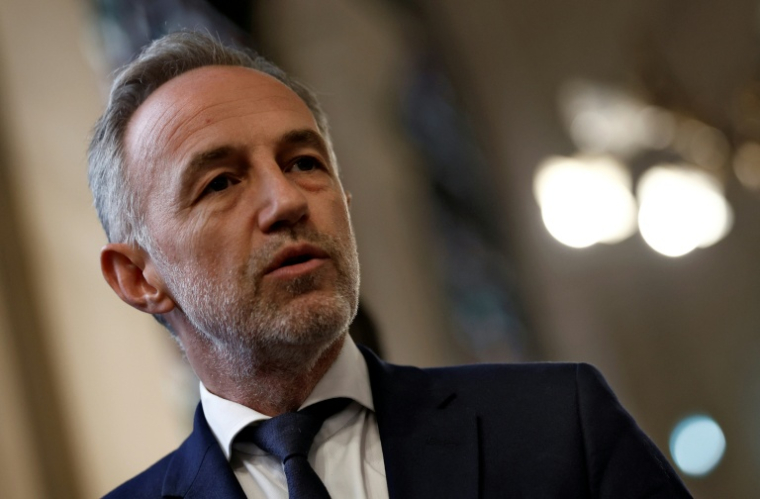 Emmanuel Grégoire, lors d'une réunion sur la protection des enfants dans les écoles, organisée à la mairie de Paris 18 mai 2026 ( AFP / Kenzo TRIBOUILLARD )