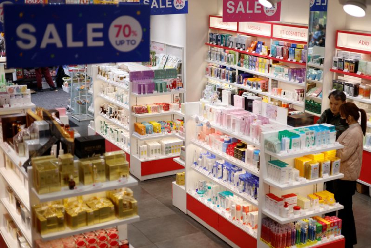 Une lueur d'espoir ? La guerre en Iran met à l'épreuve l'addiction de l'Asie au plastique jetable