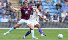 Aston Villa cale à Burnley, Nottingham Forest assure son maintien contre Newcastle