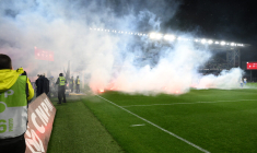 Metz-Lorient arrêté suite à des jets de fumigènes sur la pelouse