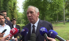 Vote de confiance: Bayrou demande aux oppositions de "réfléchir"