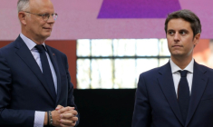 Gabriel Attal (D) et Édouard Philippe, le 6 avril 2025 à Saint-Denis ( AFP / Thomas SAMSON )