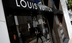 LVMH: LES PERSPECTIVES POUR 2022 SONT BONNES POUR L'INSTANT, SELON BERNARD ARNAULT