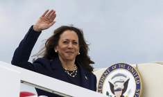 Kamala Harris à l'Andrews Air Force Base, dans le Maryland, aux Etats-Unis, le 31 juillet 2024. ( POOL / KEVIN LAMARQUE )