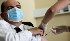 CORONAVIRUS/FRANCE: JEAN CASTEX VACCINÉ AVEC LE SÉRUM D'ASTRAZENECA