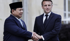 Emmanuel Macron et Prabowo Subianto, président de la République d'Indonésie, en juillet 2024, à Paris ( AFP / STEPHANE DE SAKUTIN )