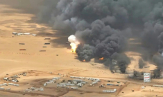 Image diffusée le 7 septembre 2026 par les Houthis montrant une frappe de missile balistique contre des camions transportant du matériel militaire depuis l'Arabie saoudite vers le camp militaire d'Al-Wadiah, dans la province de Hadramaout, au Yémen ( ANSARULLAH MEDIA CENTRE / - )