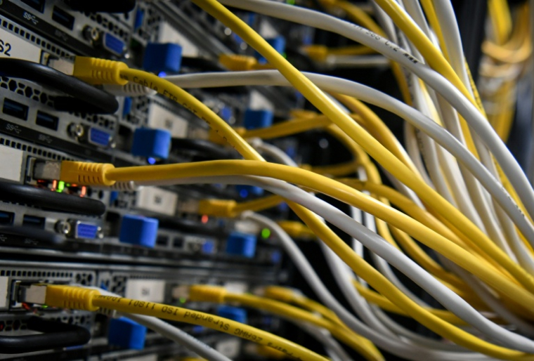 Le projet de data center intitulé "Campus IA", annoncé au sommet Choose France de 2025, entend accueillir des infrastructures informatiques de nouvelle génération ( AFP / ALAIN JOCARD )