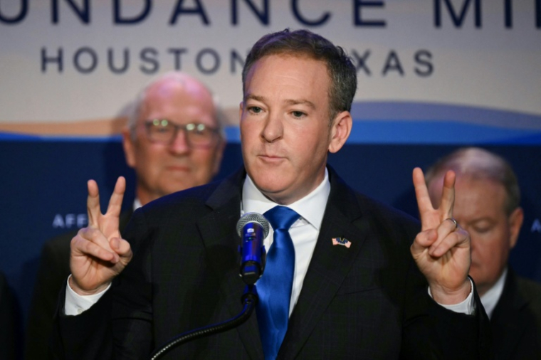 Le patron de l'Agence de protection de l'environnement (EPA), Lee Zeldin, lors d'une conférence de presse à Houston au Texas, le 14 septembre 2026 ( AFP / RONALDO SCHEMIDT )
