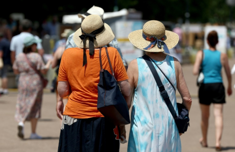 La France a connu des températures supérieures à 35°C sous l'effet de la première vague de chaleur de l'été ( AFP / ROMAIN PERROCHEAU )
