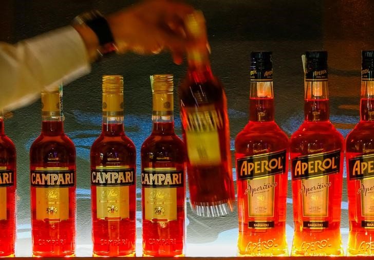 CAMPARI AMÉLIORE SA MARGE BRUTE AU PREMIER SEMESTRE, AIDÉ PAR LES VENTES D'APÉROL