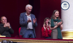 Ex-détenus en Iran, Cécile Kohler et Jacques Paris sont applaudis à l'Assemblée