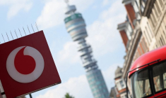 Logo de Vodafone dans l'un de ses magasins à Londres