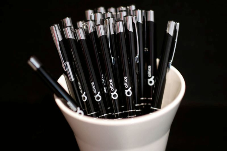 ALTICE DÉPASSE LES ATTENTES AVEC SON BÉNÉFICE DU 2E TRIMESTRE, RÉDUIT SA DETTE
