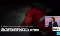 Alpinisme : l'exploit de Liv Sansoz et Zeb Roche qui ont gravit le K2 sans oxygène avant de descendre en parapente biplace