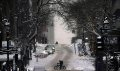 LE NORD-EST DES ETATS-UNIS BALAYÉ PAR UNE VIOLENTE TEMPÊTE DE NEIGE