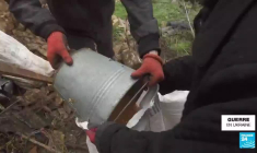 Ukraine : à Kherson, des habitants retrouvent leur logement complètement "détruit"