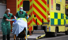 LA GRANDE-BRETAGNE DÉBAUCHE LES INFIRMIERS DE MALTE, L'ÎLE S'INQUIÈTE