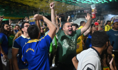 Des fans Brésiliens s’aident de Rocky pour faire perdre l’Argentine