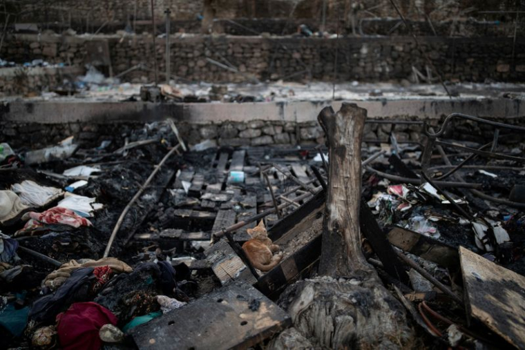 GRÈCE: CINQ MIGRANTS ARRÊTÉS APRÈS L'INCENDIE D'UN CAMP À LESBOS