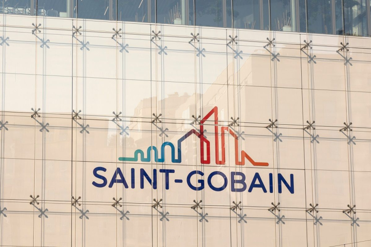 Le siÃ¨ge de Saint-Gobain (crédit photo : Adobe Stock /  )