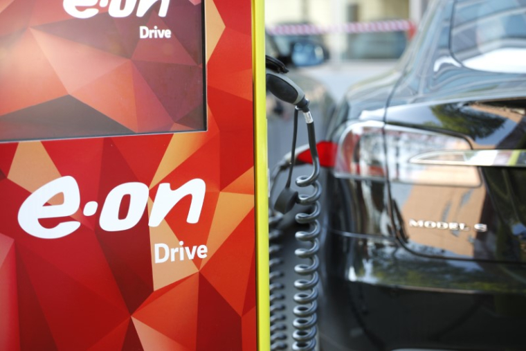 E.ON: REX DU 1ER SEMESTRE CONFORME AU CONSENSUS, OBJECTIFS ANNUELS CONFIRMÉS