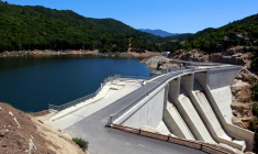 Le barrage de Rizzanese, en Corse (illustration) ( AFP / PASCAL POCHARD CASABIANCA )
