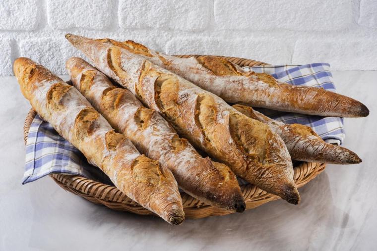 Le Grand Prix de la baguette de tradition française de la ville de Paris vient d’être décerné à Tharshan Selvarajah. ( crédit photo : Getty Images )