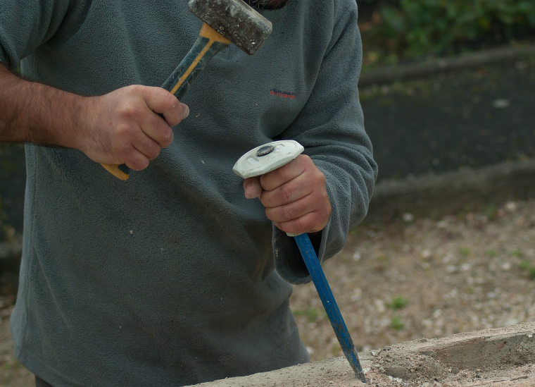 L'ouvrier a demandé plusieurs acomptes pour commencer les travaux avant de disparaître dans la nature. (illustration) (Jackmac34 / Pixabay)