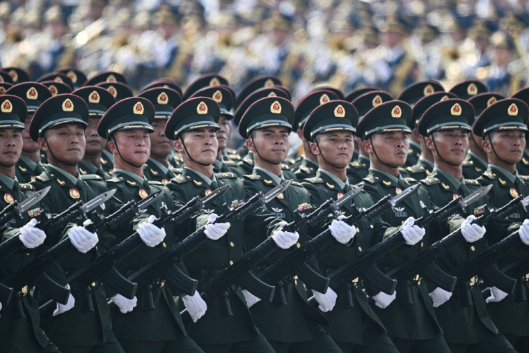 Des militaires chinois à Pékin, le 3 septembre 2025. ( AFP / PEDRO PARDO )