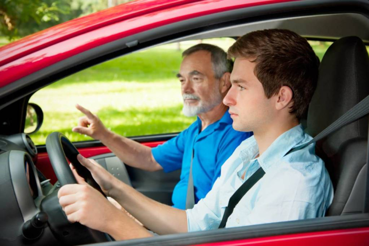Ubérisationdu permis de conduire : que valent les plateformes en ligne ?