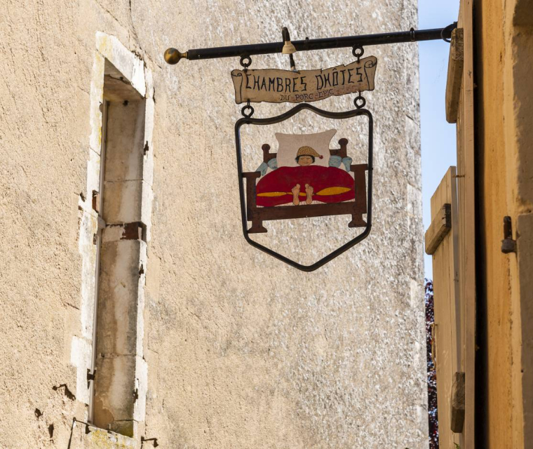 Airbnb, 93 millions d’euros de taxe de séjour versés aux communes françaises en 2021 / iStock-Kloeg008