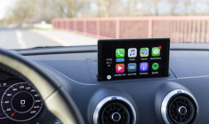 Citée par 73 % des sondés, l'option la plus appréciée est la connexion du téléphone au tableau de bord grâce à Android Auto ou Apple CarPlay. Illustration. (Noelsch / Pixabay)