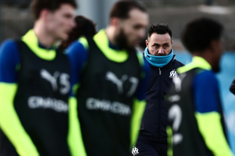 Roberto De Zerbi pendant un entraînement de l'OM à Marseille, le 20 janvier 2026 ( AFP / Thibaud MORITZ )