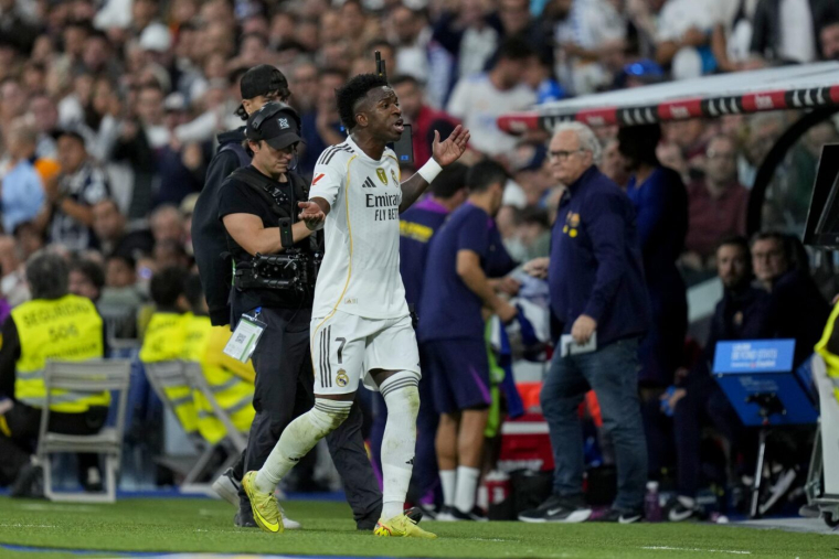 Vincius furieux de se faire remplacer durant le Clásico